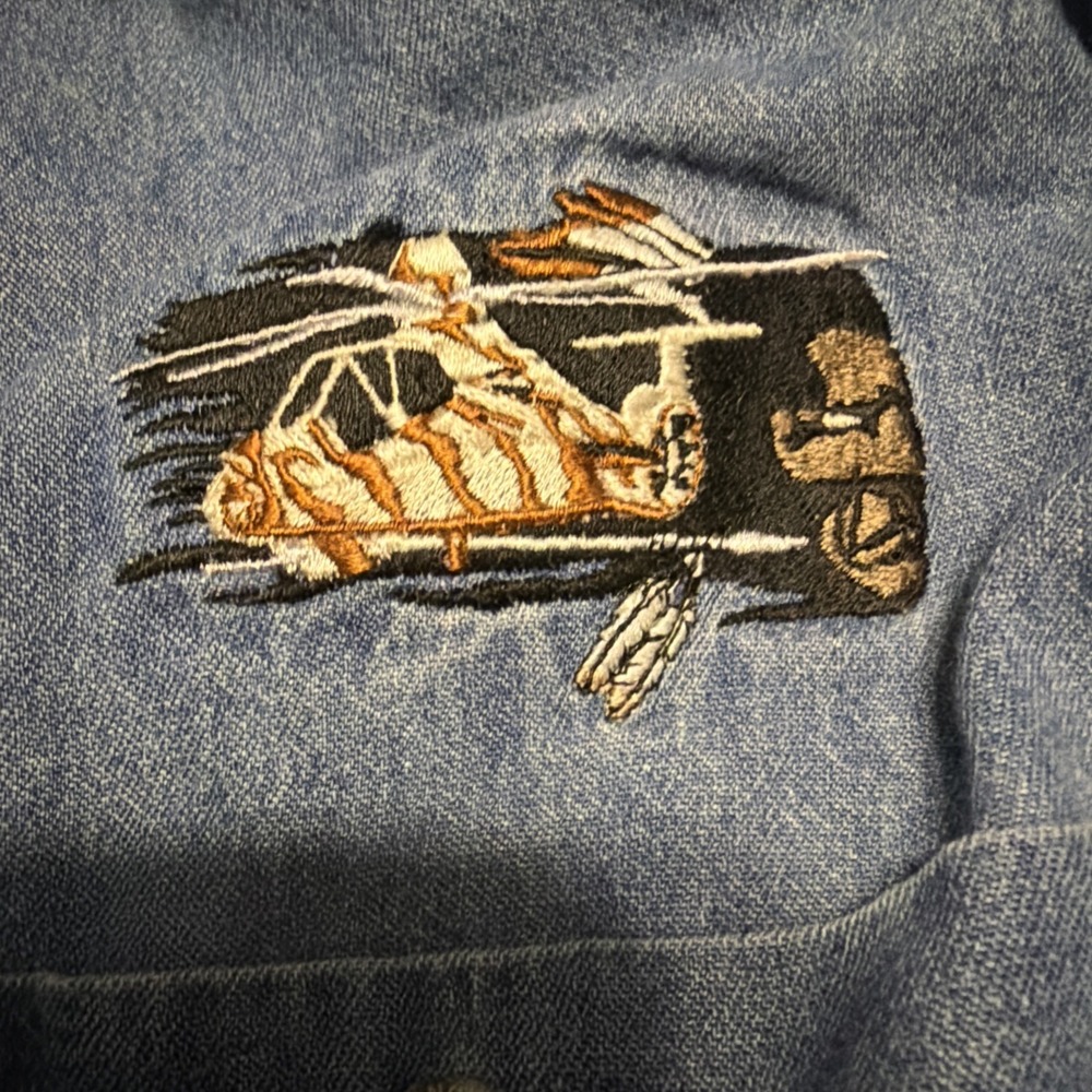 Wrangler Hero Mens XL Blue Denim Button Down Shirt Embroidered Helicopter Native - Picture 8 of 9